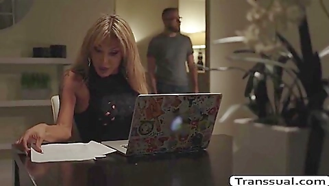 Sariak hops coxx-h ateo betsr athlet in whippedass video