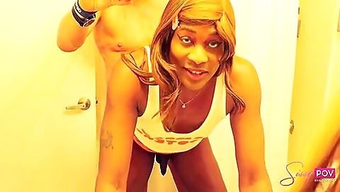 Sexy chick has a hot anal sex madel