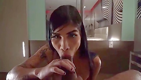 Hawt chick fucks like a slut