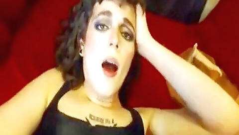 Married girl gets fucked in the kitchen and byers