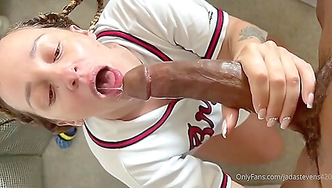 Hawt chick fucks with a sexy girl
